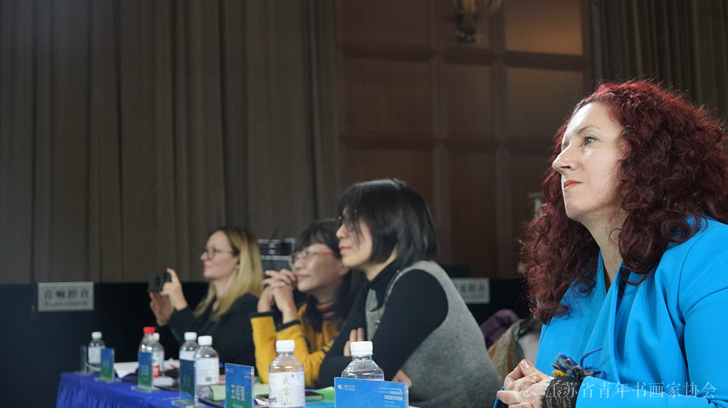 image.png 首届国际美术大会在北京展览馆召开 书画新闻